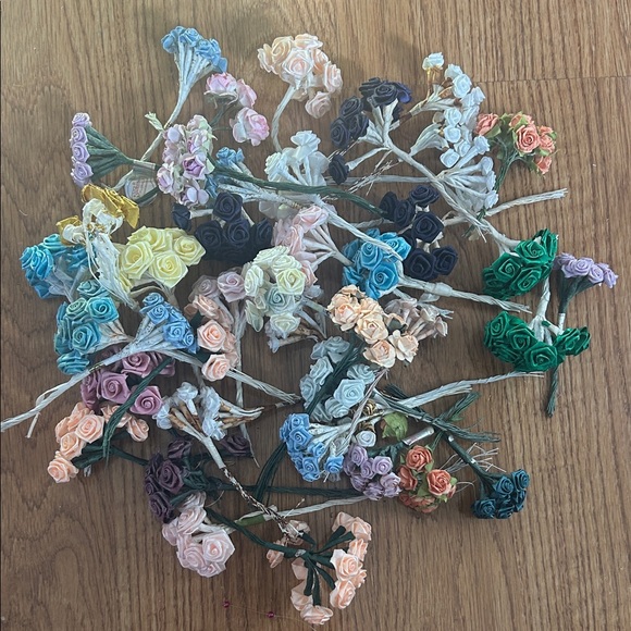 Assorted Miniature Paper Roses - Picture 2 of 4